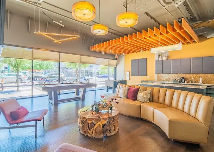 Apartment Homey 1bd - Dt Phx - Parking, Gym, Pool - Sleeps 6 Phoenix