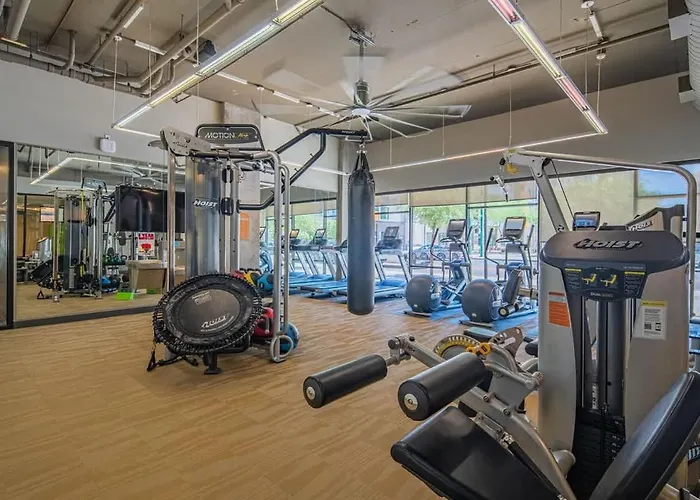 Apartment Homey 1bd - Dt Phx - Parking, Gym, Pool - Sleeps 6 Phoenix