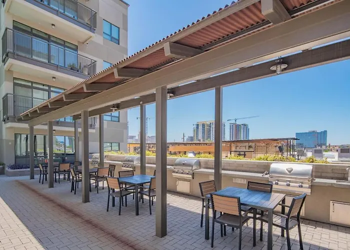Homey 1bd - Dt Phx - Parking, Gym, Pool - Sleeps 6 *