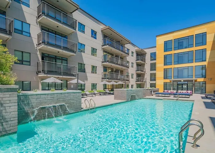 Apartment Homey 1bd - Dt Phx - Parking, Gym, Pool - Sleeps 6 *