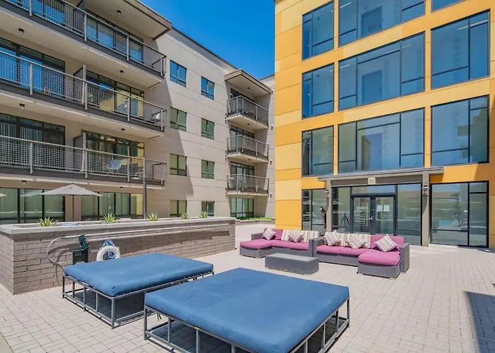 Homey 1bd - Dt Phx - Parking, Gym, Pool - Sleeps 6 *